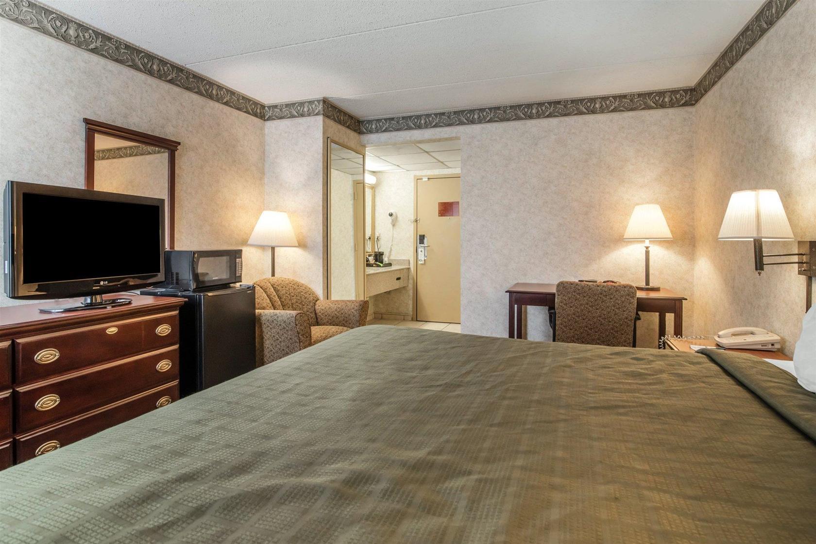 Comfort Inn & Suites Liverpool - Syracuse North Экстерьер фото