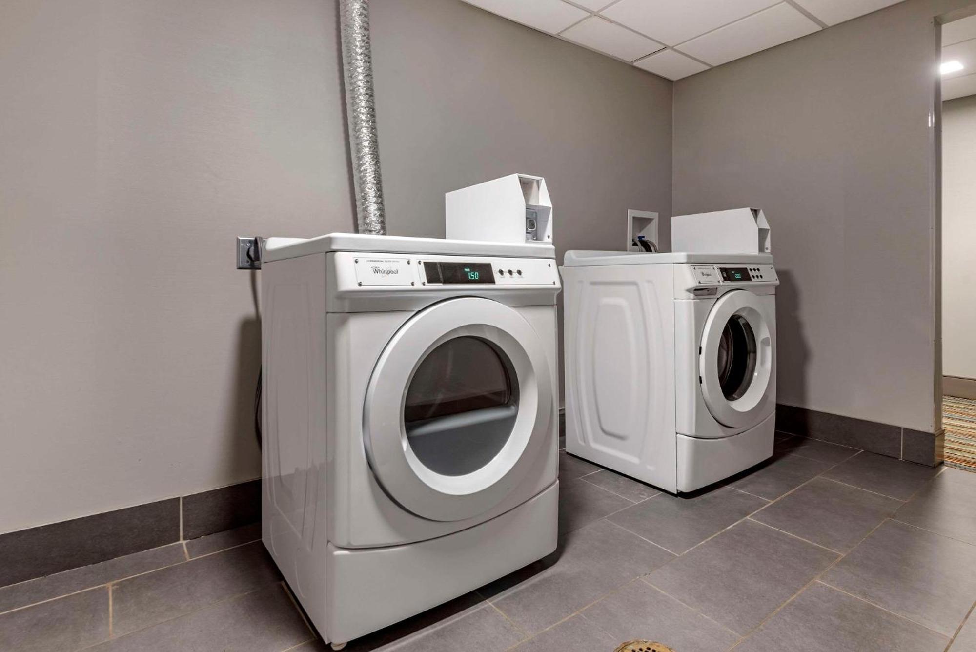 Comfort Inn & Suites Liverpool - Syracuse North Экстерьер фото