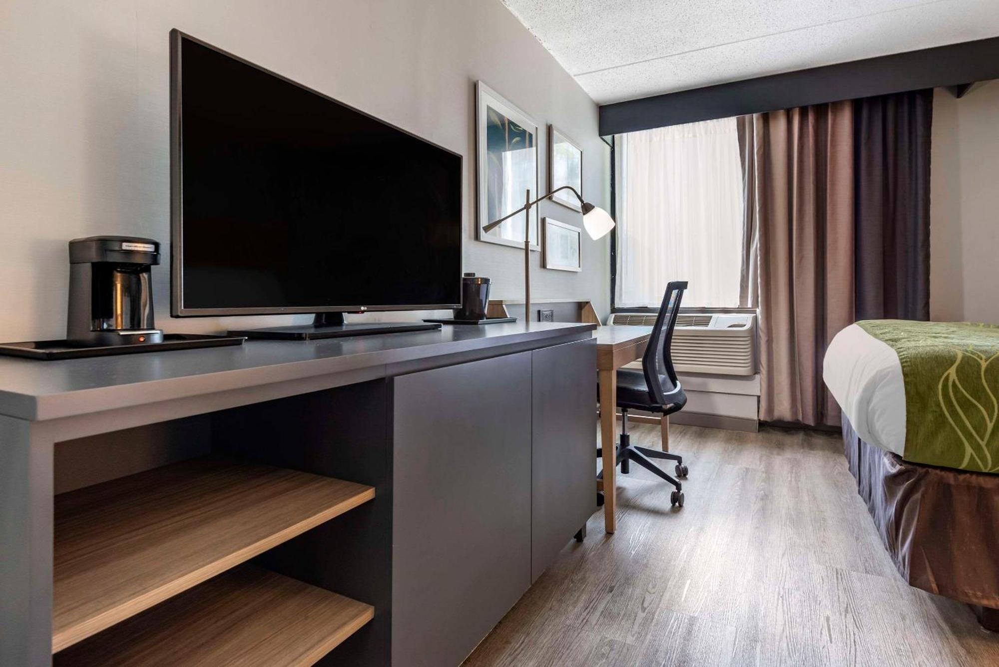 Comfort Inn & Suites Liverpool - Syracuse North Экстерьер фото