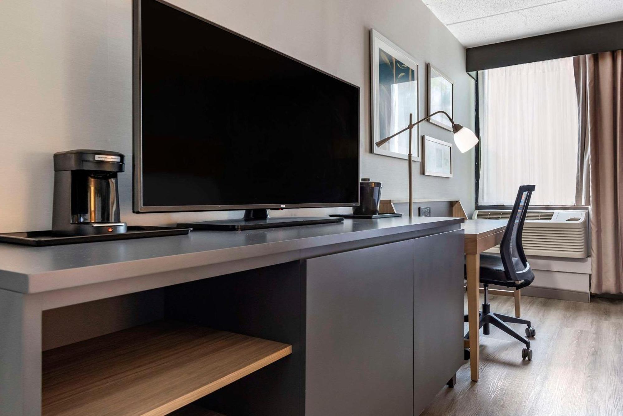 Comfort Inn & Suites Liverpool - Syracuse North Экстерьер фото
