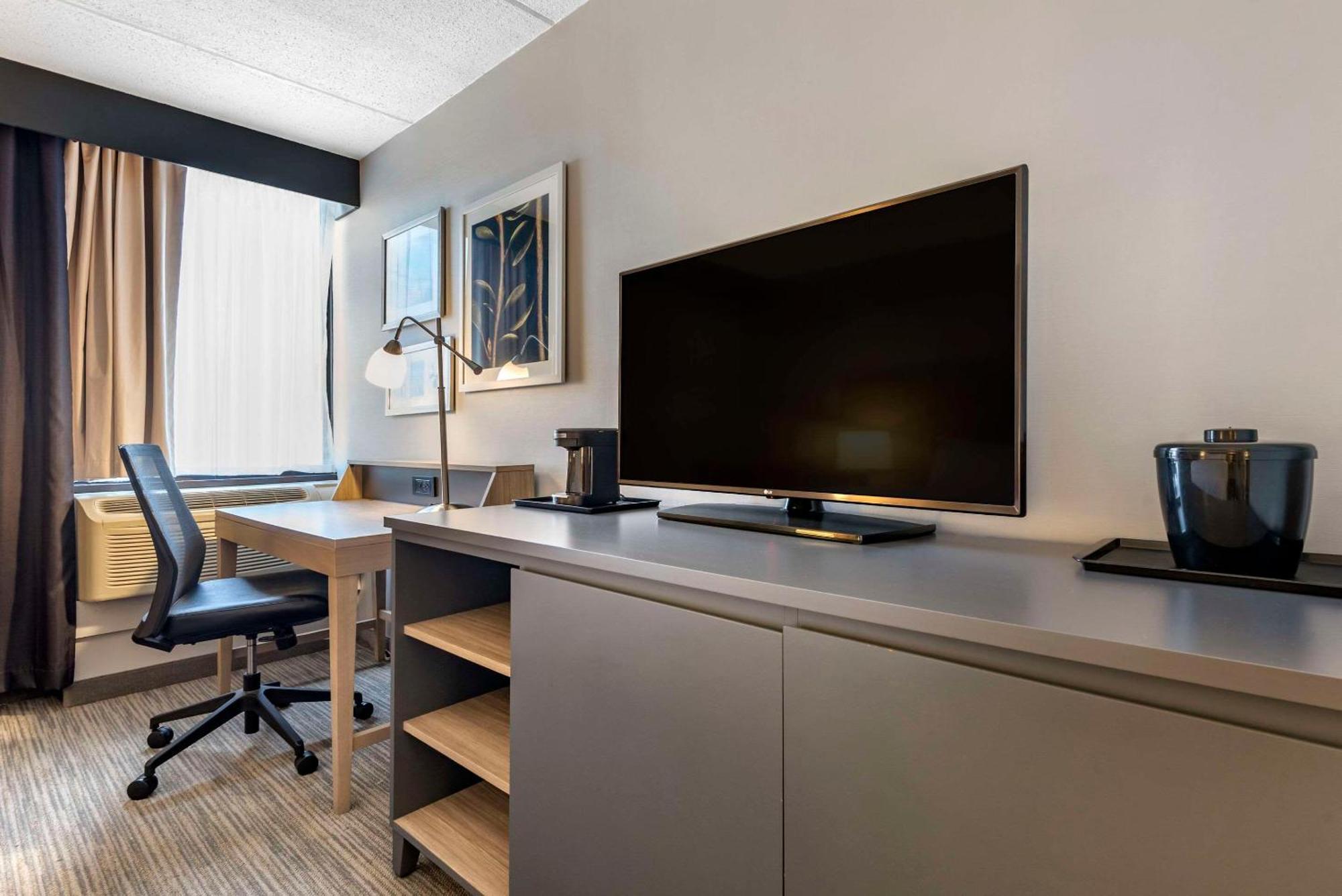 Comfort Inn & Suites Liverpool - Syracuse North Экстерьер фото