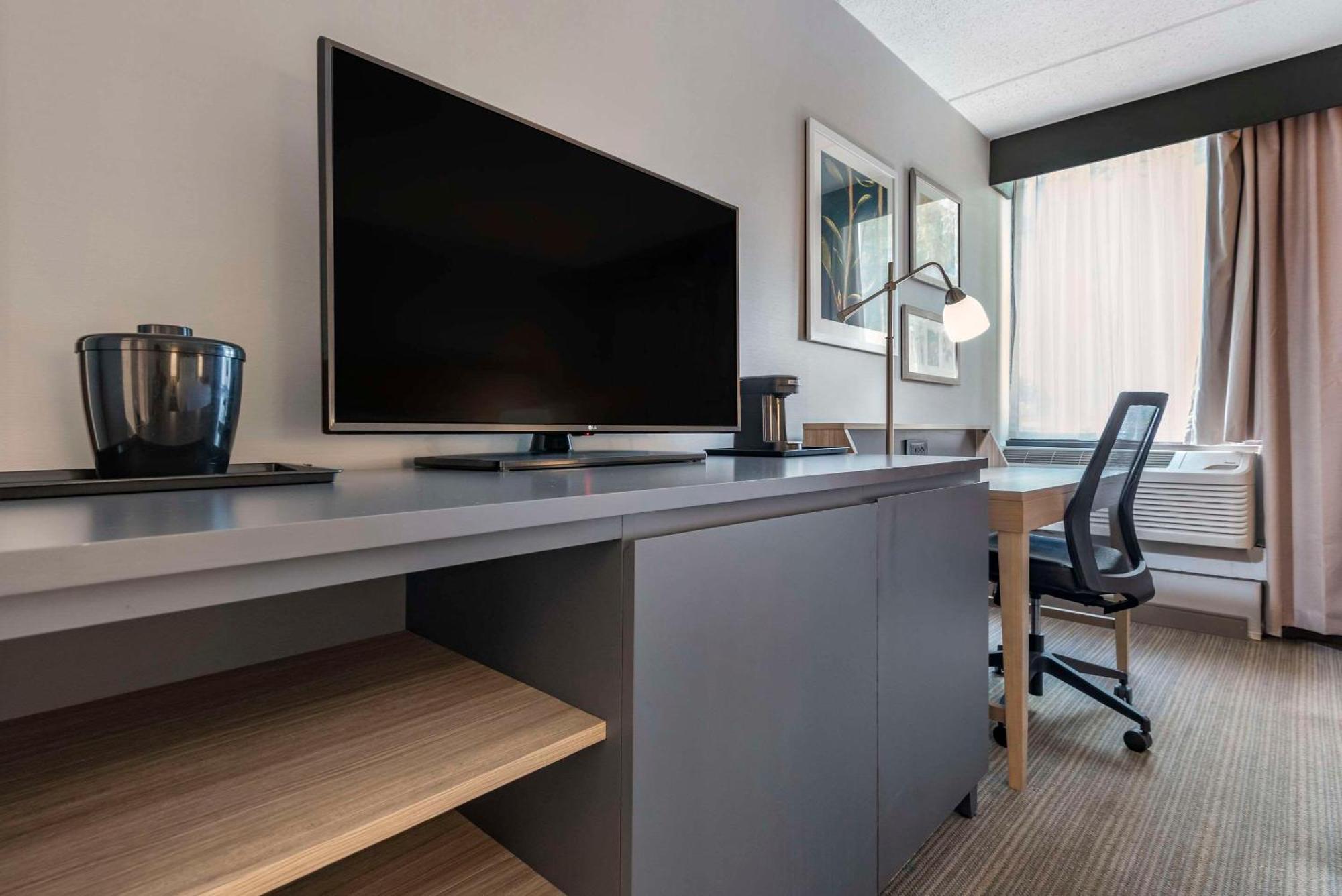 Comfort Inn & Suites Liverpool - Syracuse North Экстерьер фото