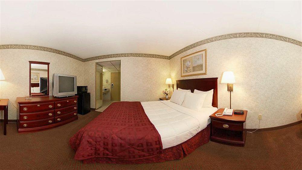 Comfort Inn & Suites Liverpool - Syracuse North Экстерьер фото